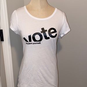 Size L White Graphic Tee